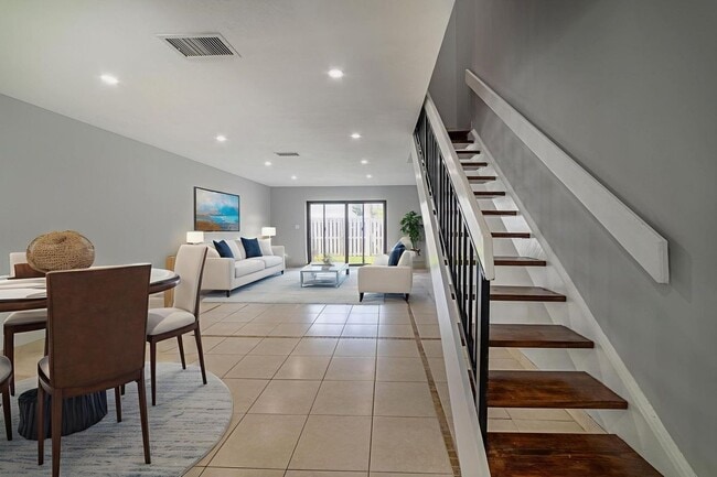 Photo - 2720 S Oakland Forest Dr