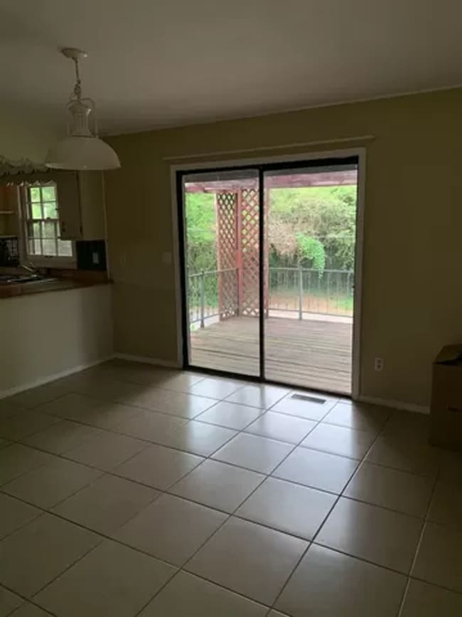 Photo - Spacious home in Florence, AL - Walking di...