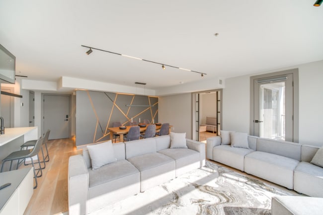 Photo - 2222 Detroit Ave Unidad 407