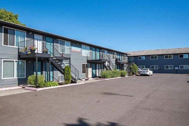 Photo - Douglas Square