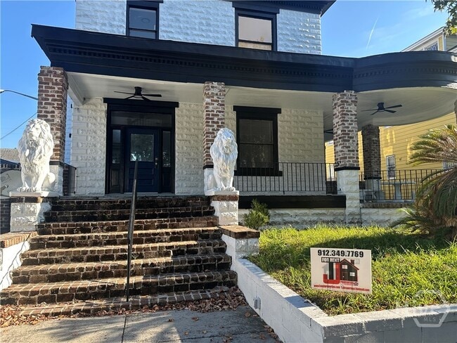 Photo - 312 W 37th St