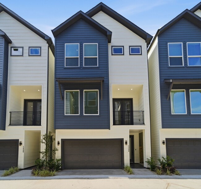 Building Photo - 1400 Cedar Post Ln