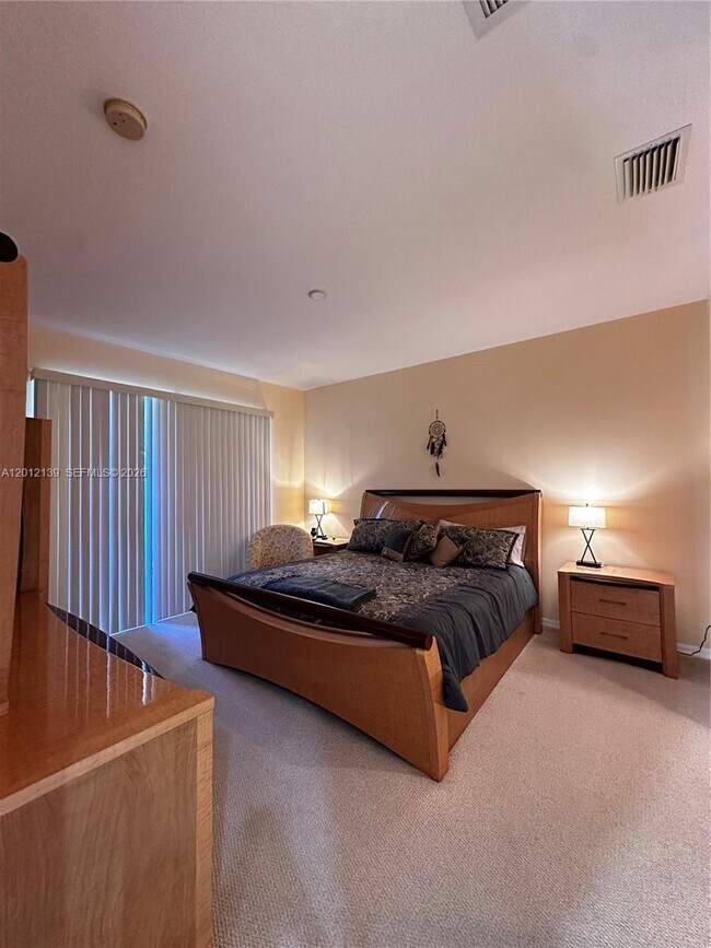 606 Mariner Bay Blvd