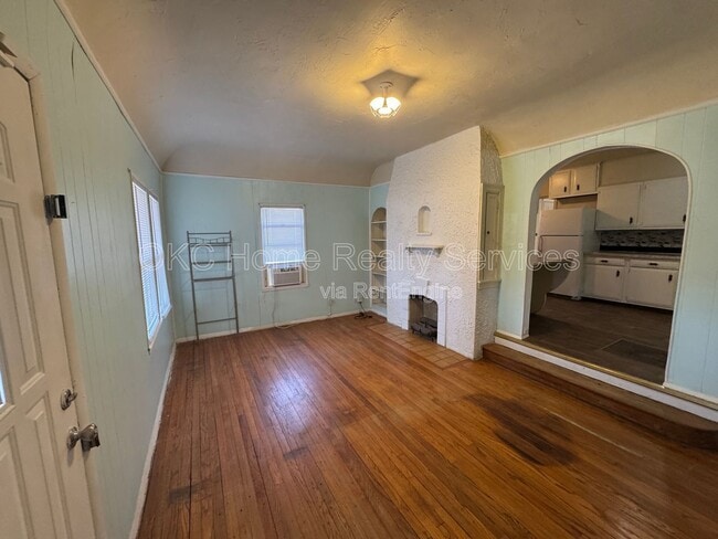 Photo - 2148 N Stonewall Ave