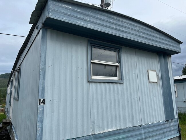 Building Photo - 1130 MT-135
