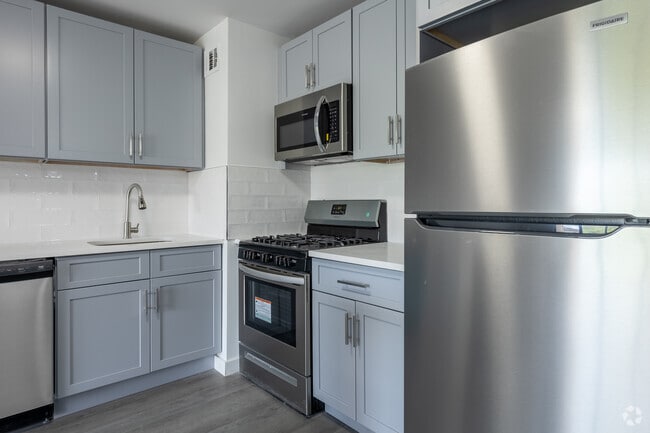1BR 1BA