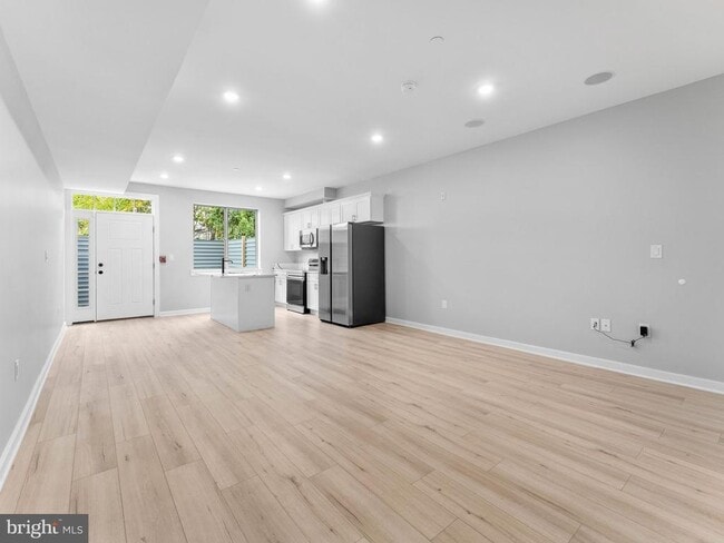 Building Photo - 1682 N 54th St