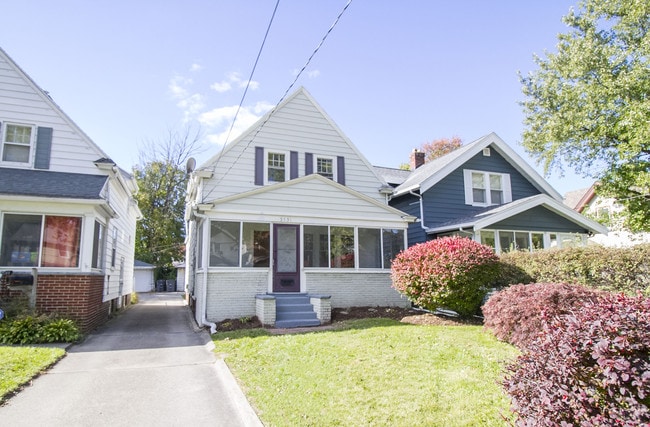 Building Photo - 3531 Hazelhurst Ave