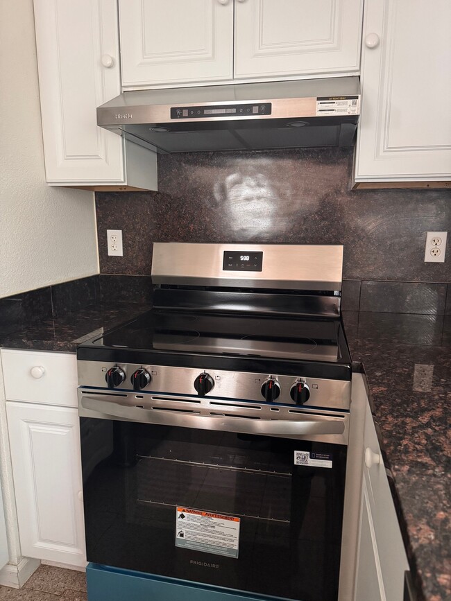 Photo - 1160 Monroe Ave NE