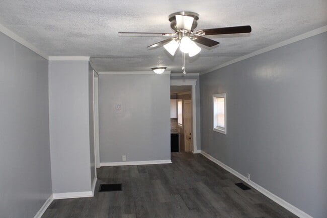 Photo - Cozy 3-bedroom, 1 full bath with vanity home located in Kansas City, MO.