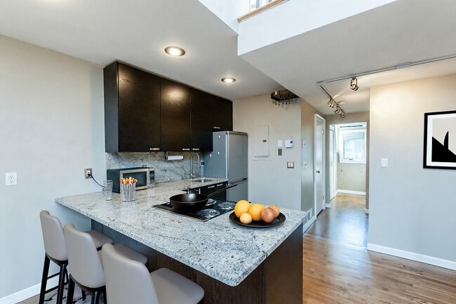 Building Photo - 9 Fayette St Unit #4