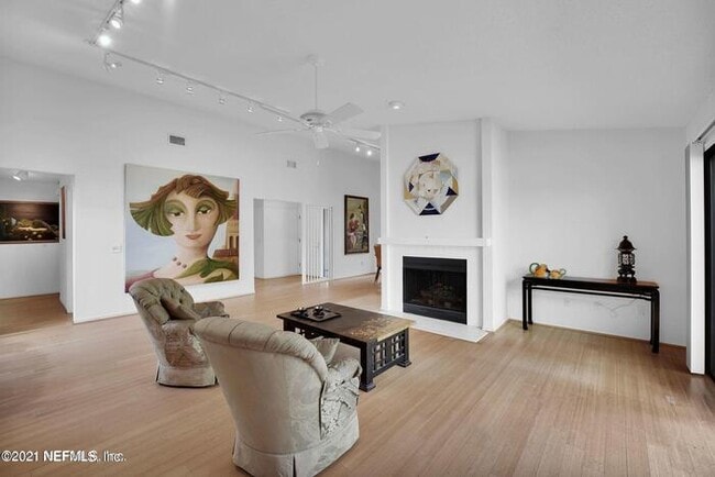 Photo - 2437 Burgundy Ct