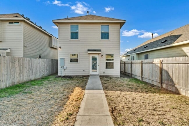 Building Photo - Charming 3-Bed, 2.5-Bath Home with Covered...