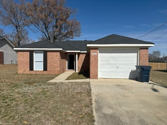 Building Photo - 202 Village Pl