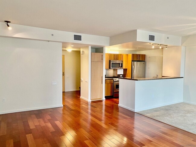 Building Photo - 350 Eleventh Ave Rental