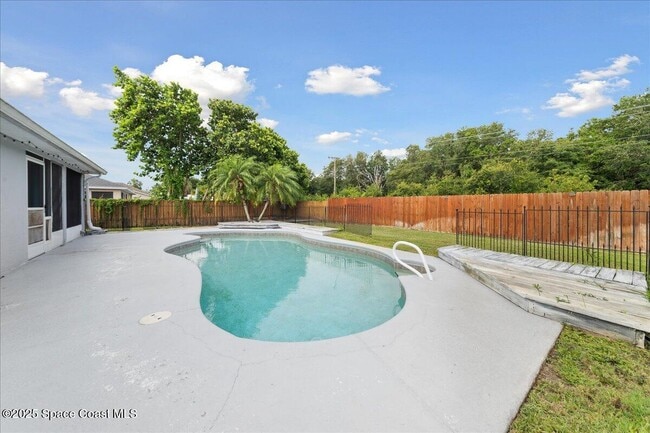 Photo - 897 Hunters Creek Dr