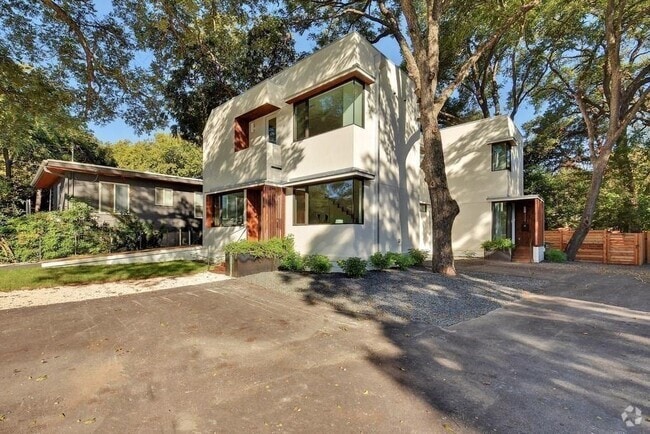 Building Photo - 1114 Mariposa Dr Unit A Rental