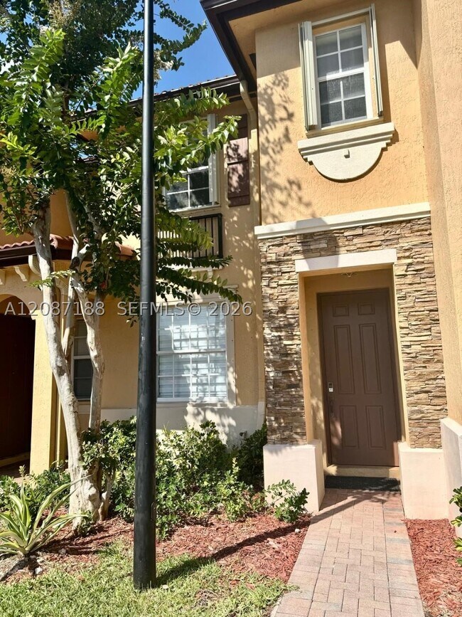 3355 NE 13th Cir Dr Unit 105-28