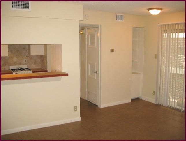 Building Photo - 2612 Salado St Unit 102