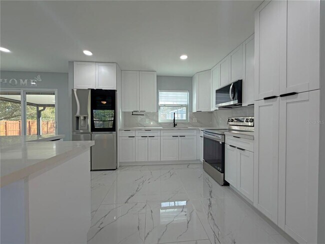 Photo - 1384 Valhalla St