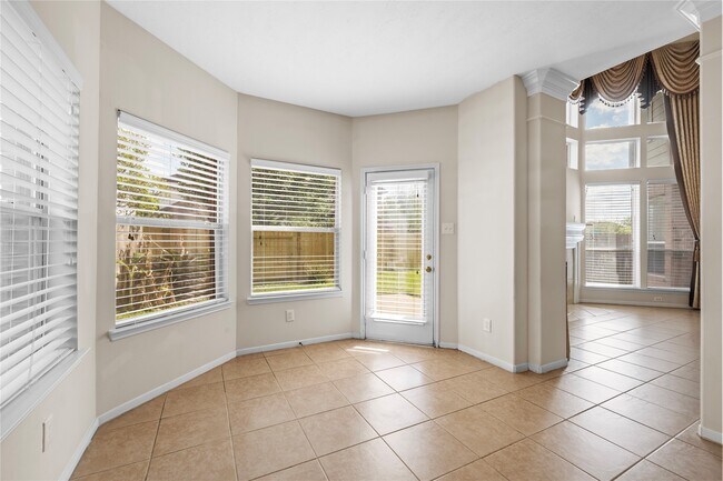 Photo - 1111 Blue Leaf Dr