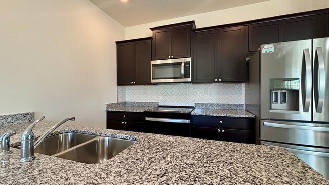 Photo - 333 Emma Victoria Wy