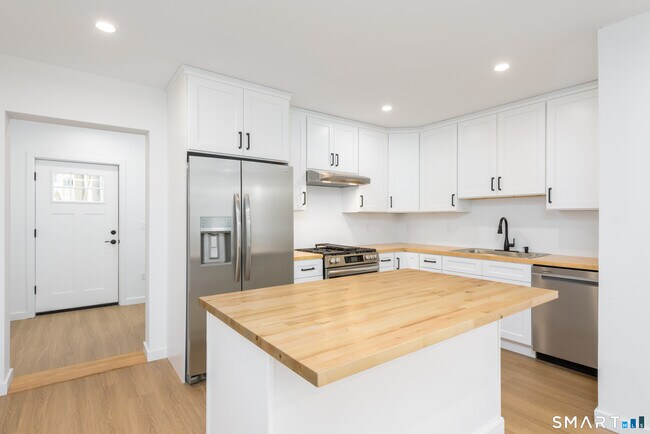 Photo - 28 Townsend St