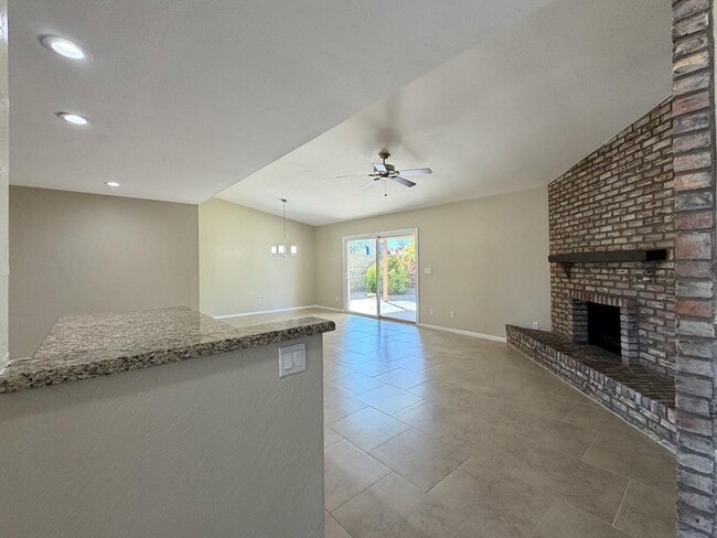 Photo - 113 W Wagoner Rd