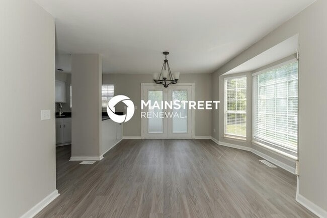 4 Bedroom Pet-Friendly Home in Hendersonville, TN with Main Street Renewal