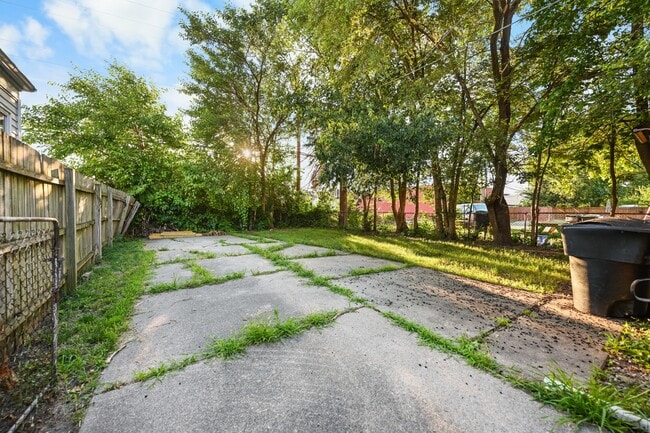 Photo - 9227 Prest St
