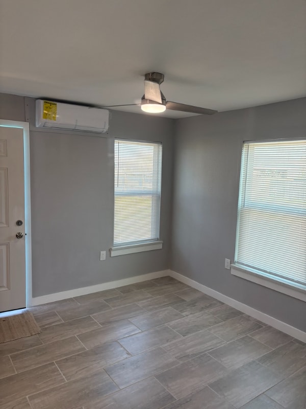 Photo - 519 Claride St