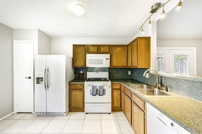 Photo - 5207 Beaverhill Dr