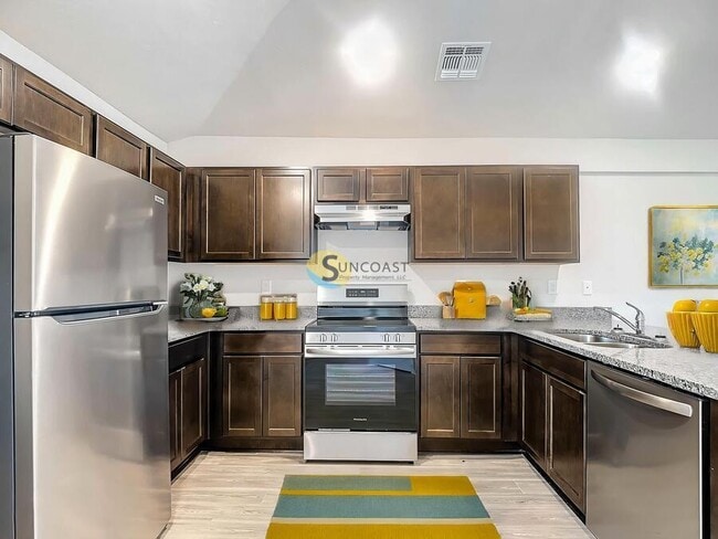 Photo - 27220 Washington St