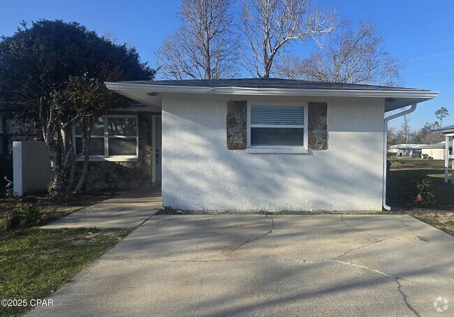 Building Photo - 1006 Bradley Cir Rental