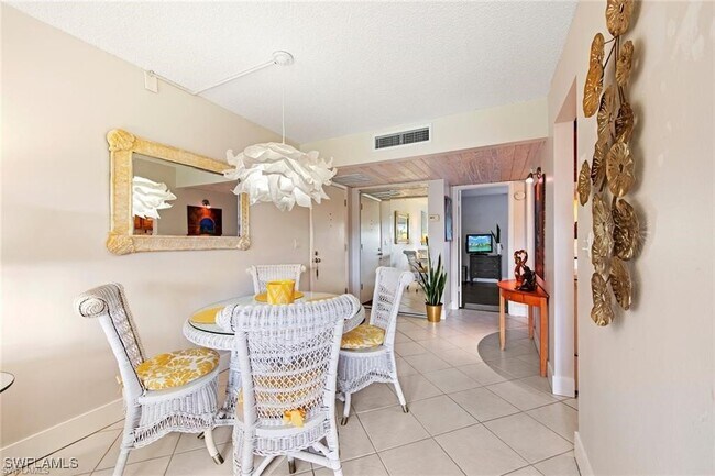 Photo - 1085 Forest Lakes Dr Unidad 8305