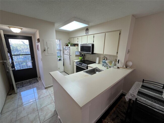 Photo - 2230 N Cypress Bend Dr Unit 309