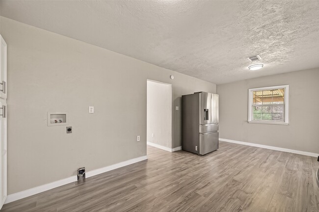 Photo - 1221 Parkway Dr