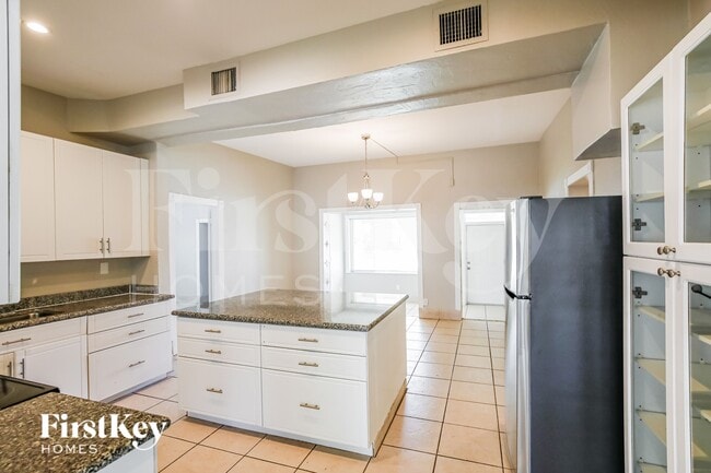Photo - 530 S 28th Ave