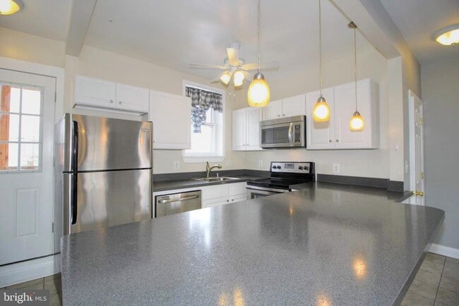 Photo - 22 N Market St Unit 3