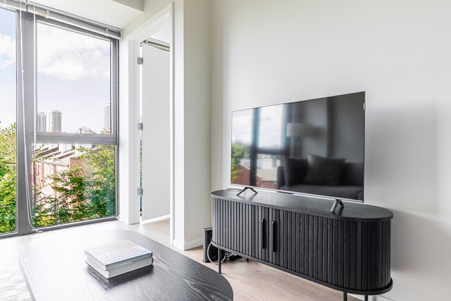 Photo - 211 W Scott St Unit FL6-ID1297