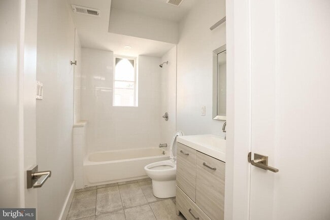 Photo - 537 N 35th St Unit 2