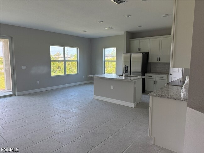 Photo - 3105 66th St W