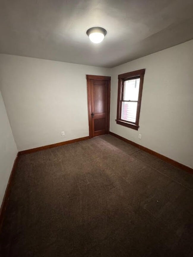 Photo - 3131 Oliver St