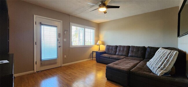 Photo - 8075 112th St N Unidad 303