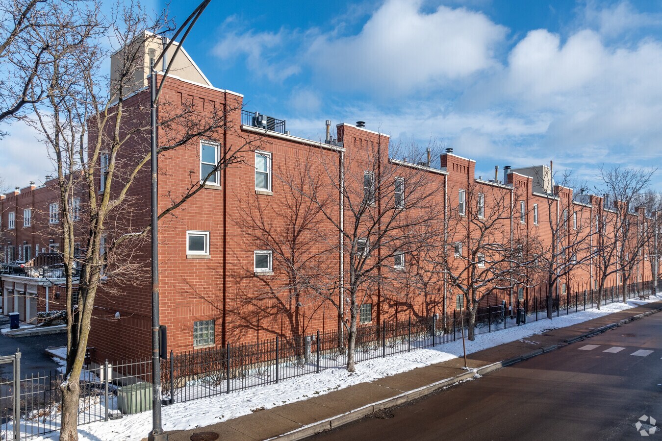 Primary - 1840 W Diversey Pky