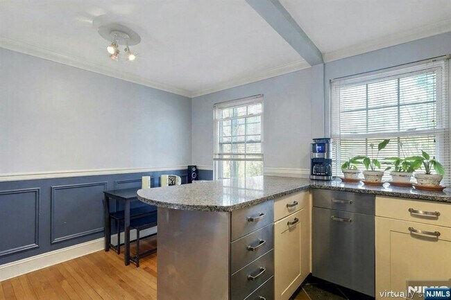 Photo - 190 Knickerbocker Rd Unit #10