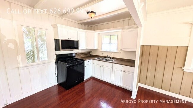 Photo - 417 S Canyon Blvd
