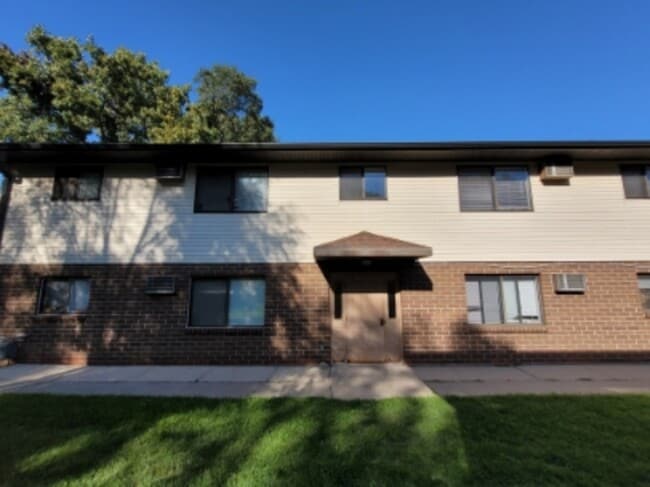 Photo - 301 Leeland St