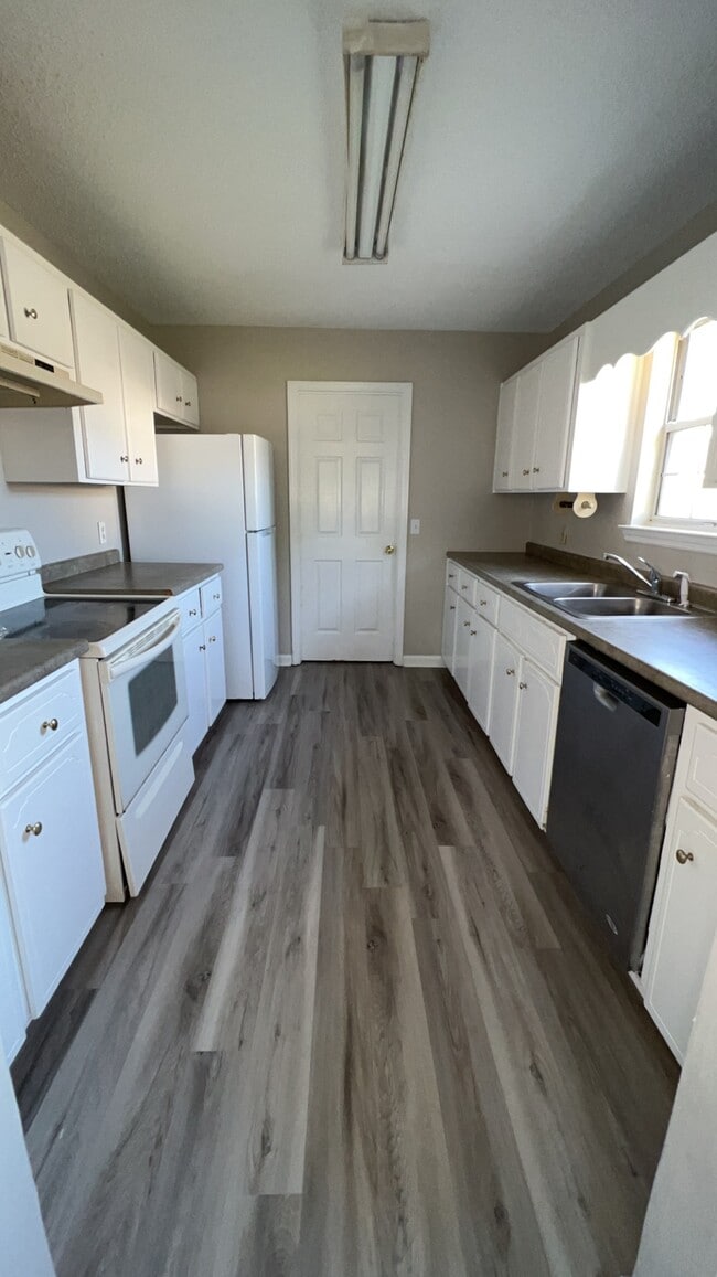 Photo - 754 Melissa Dr