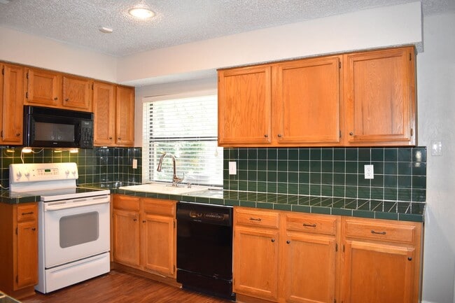 Photo - 414 Teal Wood Ln